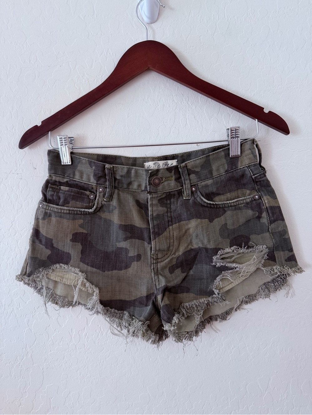 Free People We The Free Camo Distressed Cutoff Denim Shorts Size 24